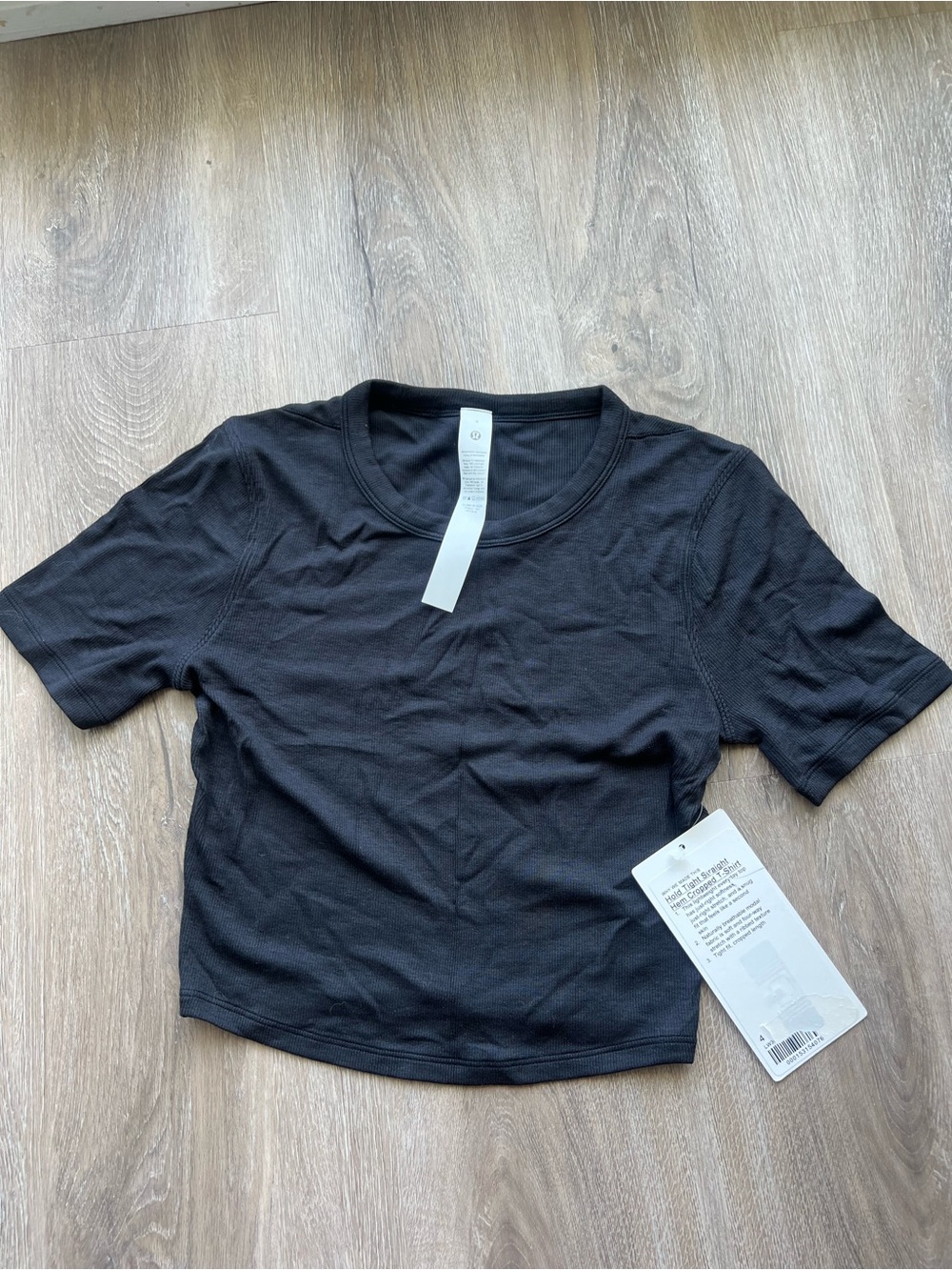 Brand New Lululemon black cropped t shirt